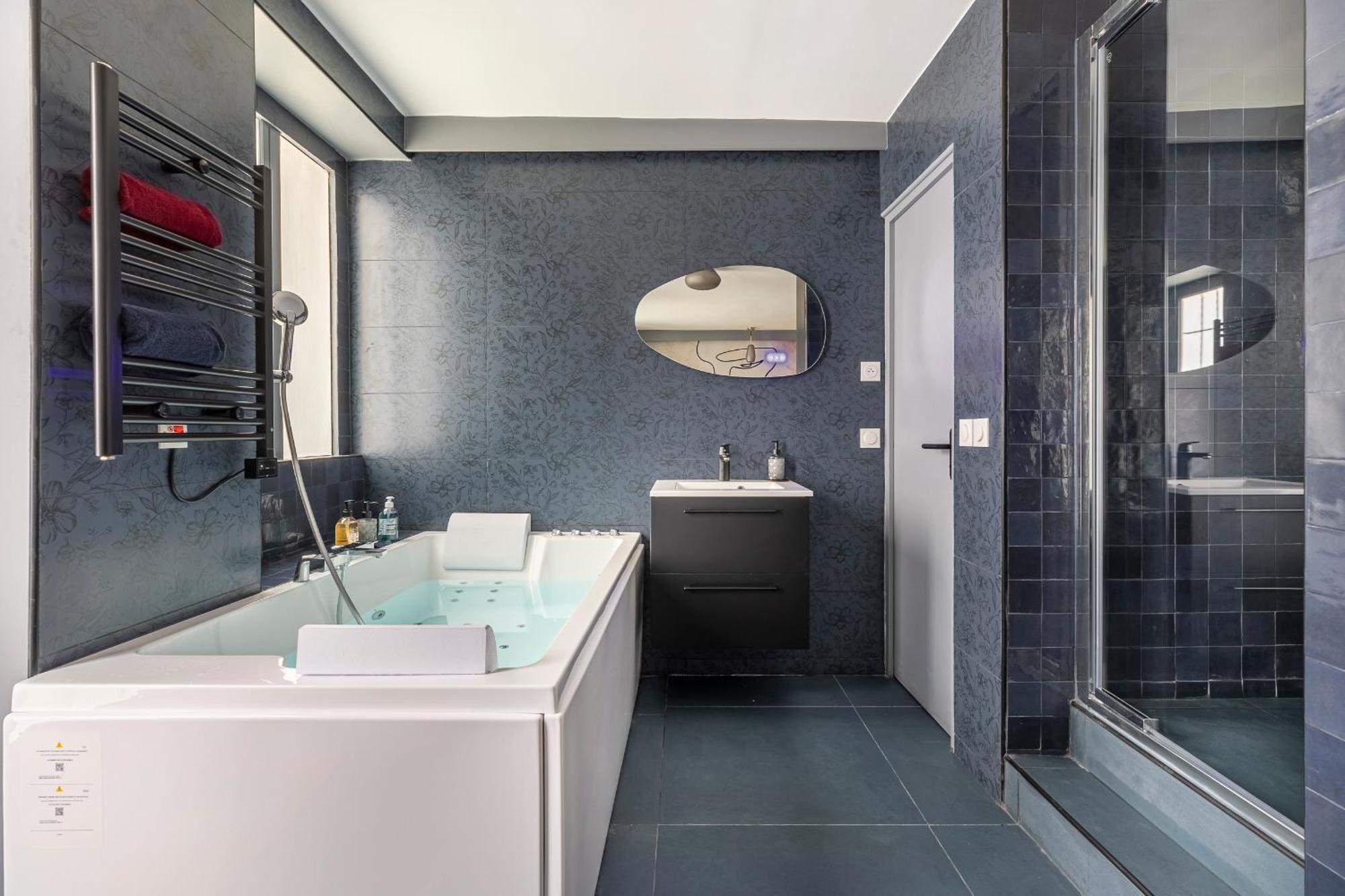 Opera, Grand Boulevard 9eme, Avec Jacuzzi * Paris