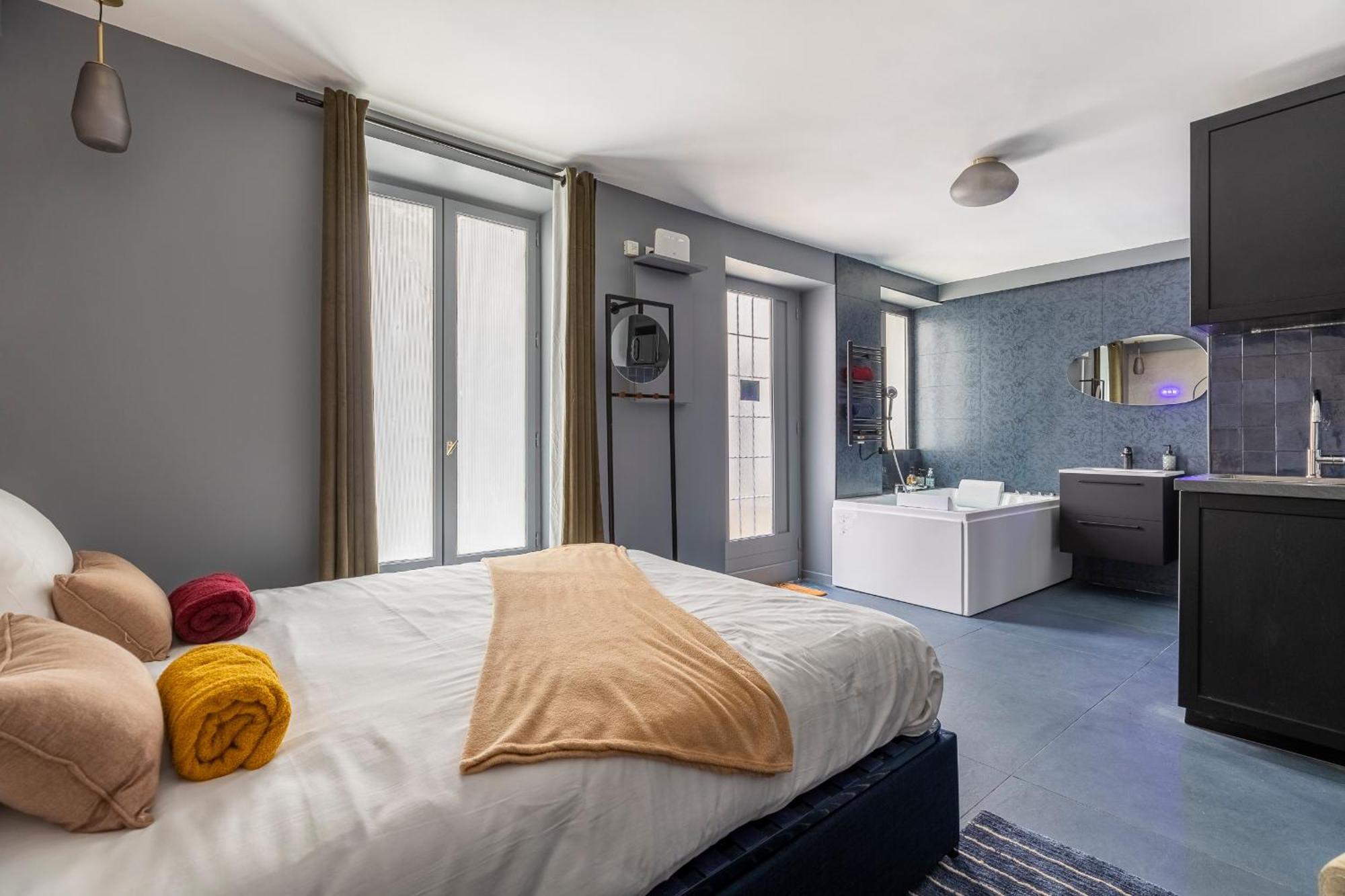Opera, Grand Boulevard 9eme, Avec Jacuzzi * Paris